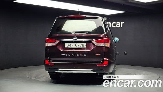 KG Mobility 코란도 투리스모 - Экстерьер