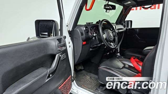 Jeep 랭글러 (JK) - Салон