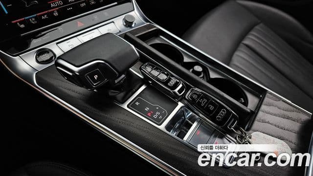 Audi A6 (C8) - Салон