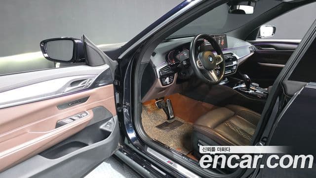 BMW 6시리즈 GT (G32) - Салон