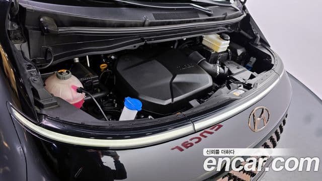 Hyundai 스타리아 - Салон