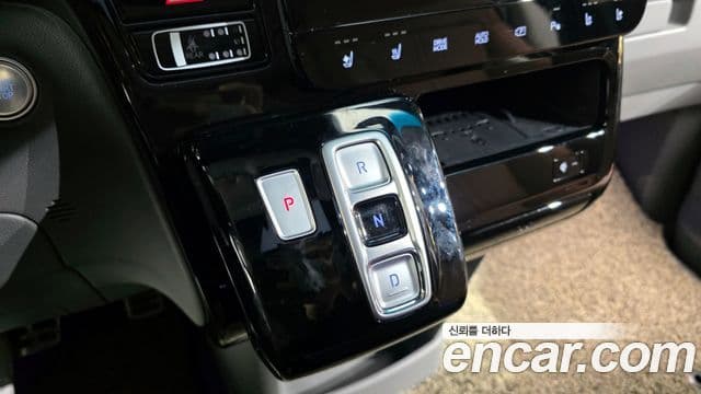 Hyundai 스타리아 - Салон