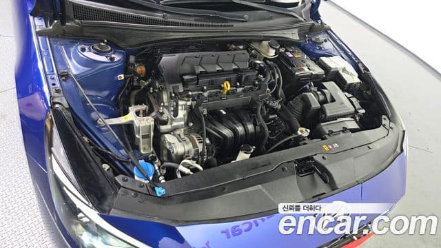 Hyundai 아반떼 (CN7) - Салон