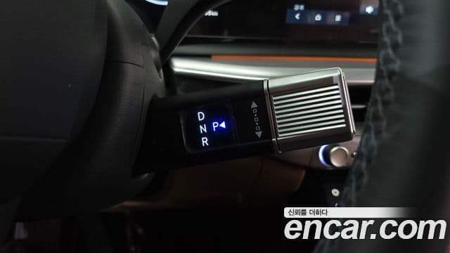 Hyundai 그랜저 하이브리드 (GN7) - Салон