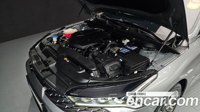 Kia K5 3세대 - Салон