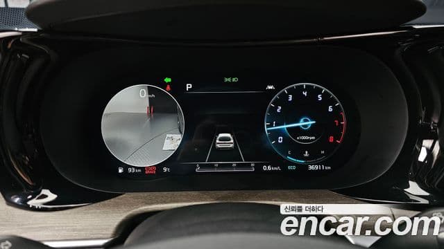 Kia K5 3세대 - Салон