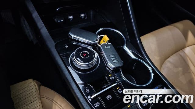 Kia K5 3세대 - Салон