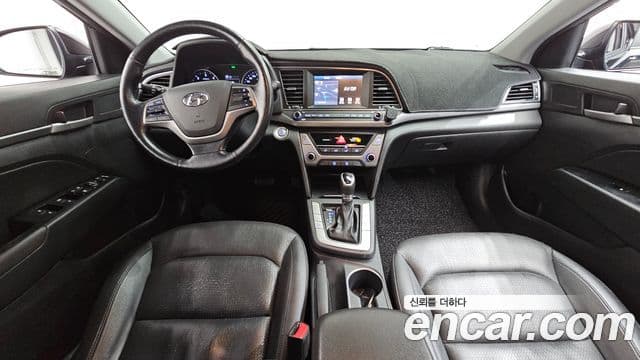 Hyundai 아반떼 AD - Салон