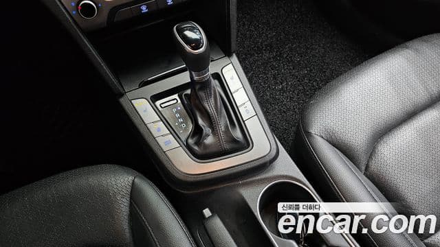 Hyundai 아반떼 AD - Салон