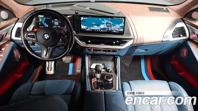 BMW XM (G09) - Салон