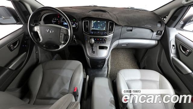Hyundai 더 뉴 그랜드 스타렉스 - Салон