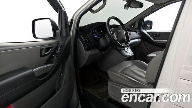 Hyundai 더 뉴 그랜드 스타렉스 - Салон