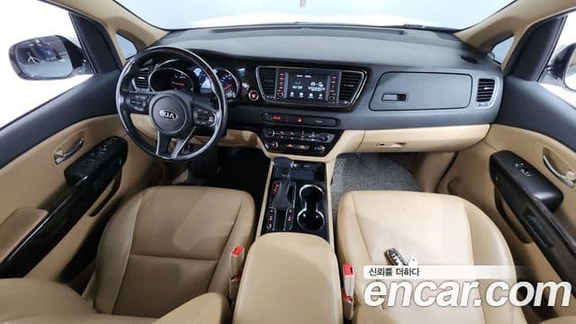 Kia 더 뉴 카니발 - Салон