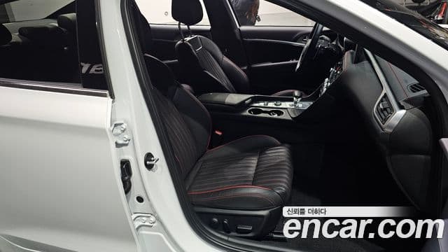 Genesis G70 - Салон