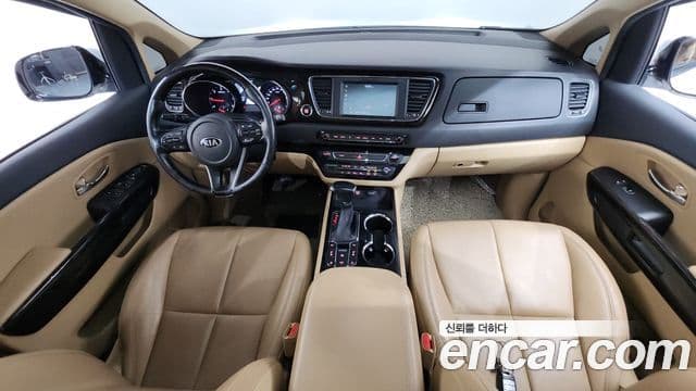 Kia 더 뉴 카니발 - Салон