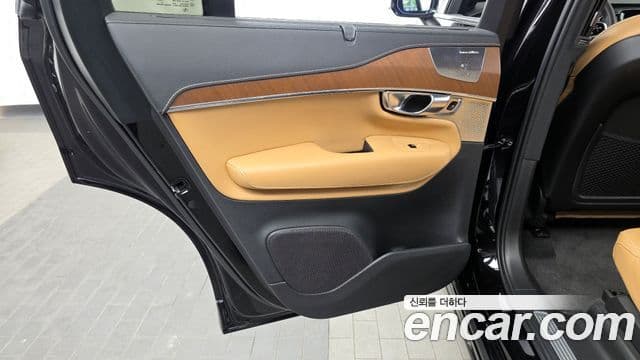 Volvo XC90 2세대 - Салон