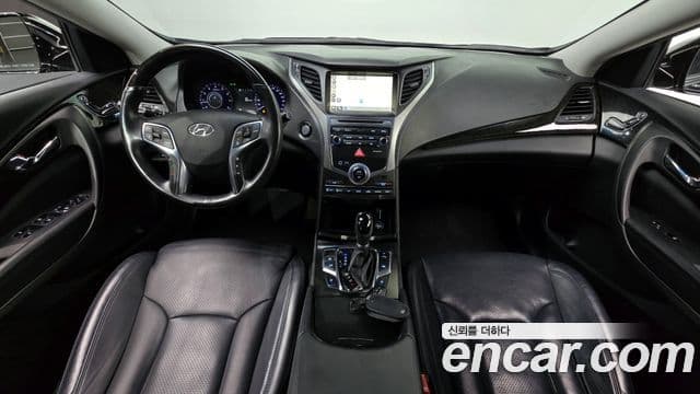 Hyundai 그랜저 HG - Салон
