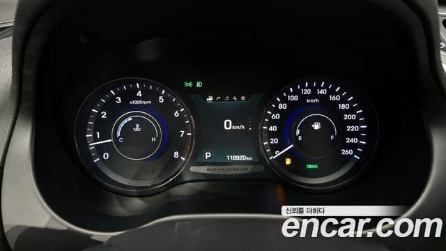 Hyundai 그랜저 HG - Салон