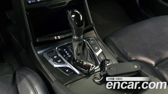 Hyundai 그랜저 HG - Салон